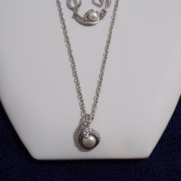 Sterling Silver Pearl Faux Diamonds Pendant Pierced Earrings Bracelet Set - Picture 2 of 6